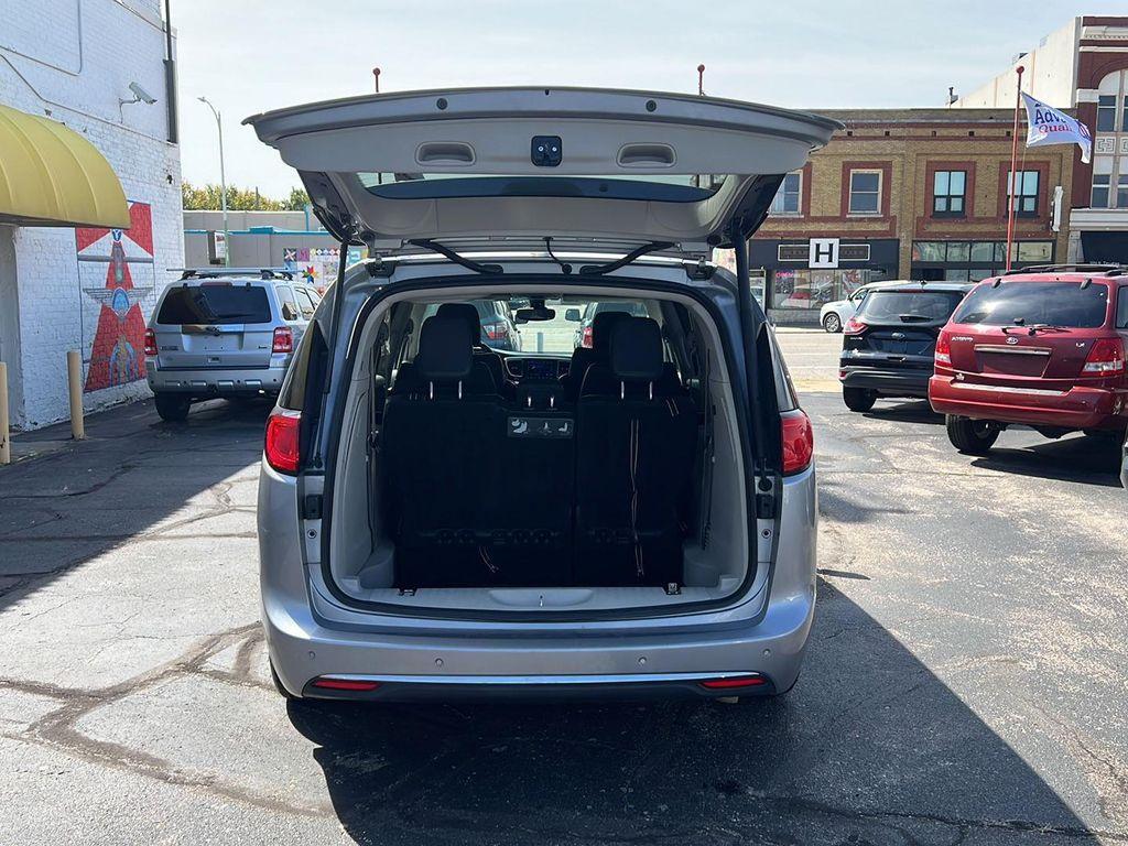 used 2017 Chrysler Pacifica car, priced at $15,995