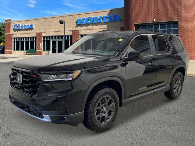 new 2025 Honda Pilot car, priced at $50,895