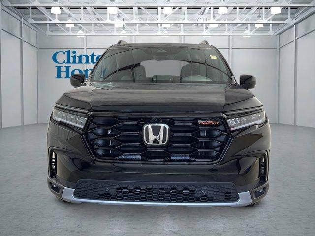 new 2025 Honda Pilot car, priced at $50,895