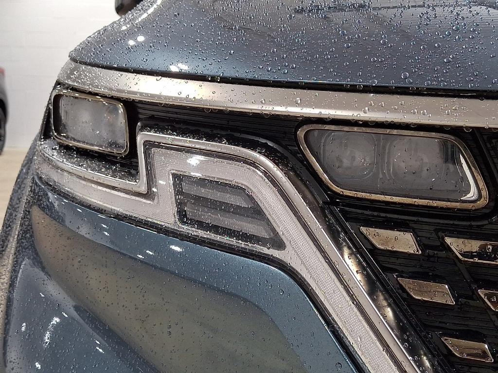 used 2023 Kia Carnival car, priced at $37,990