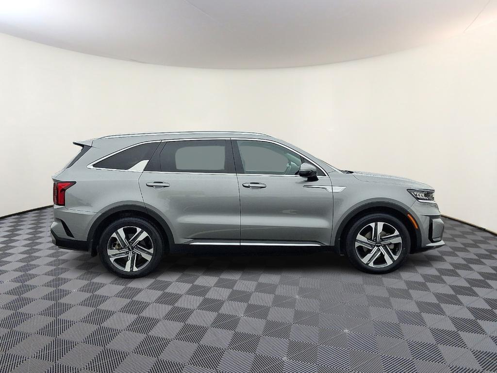 used 2023 Kia Sorento Hybrid car, priced at $29,990