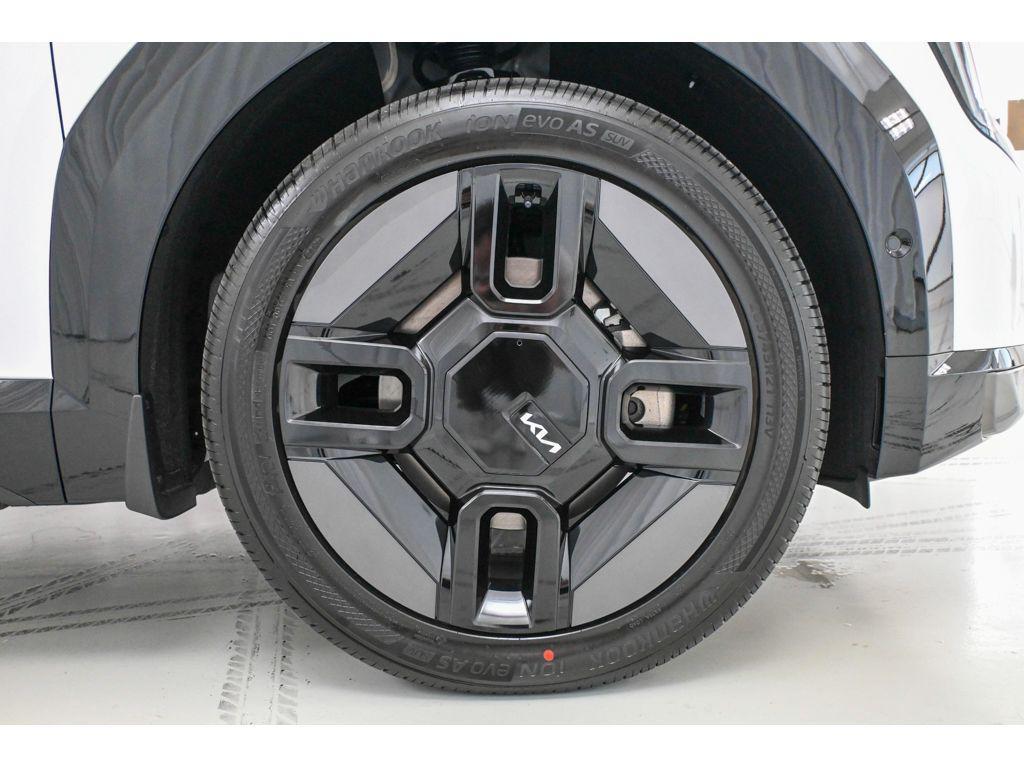 new 2026 Kia EV9 car, priced at $73,030