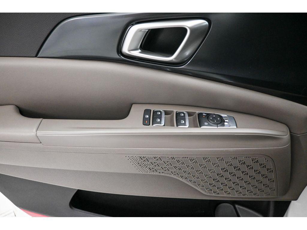 used 2025 Kia Carnival car, priced at $35,034