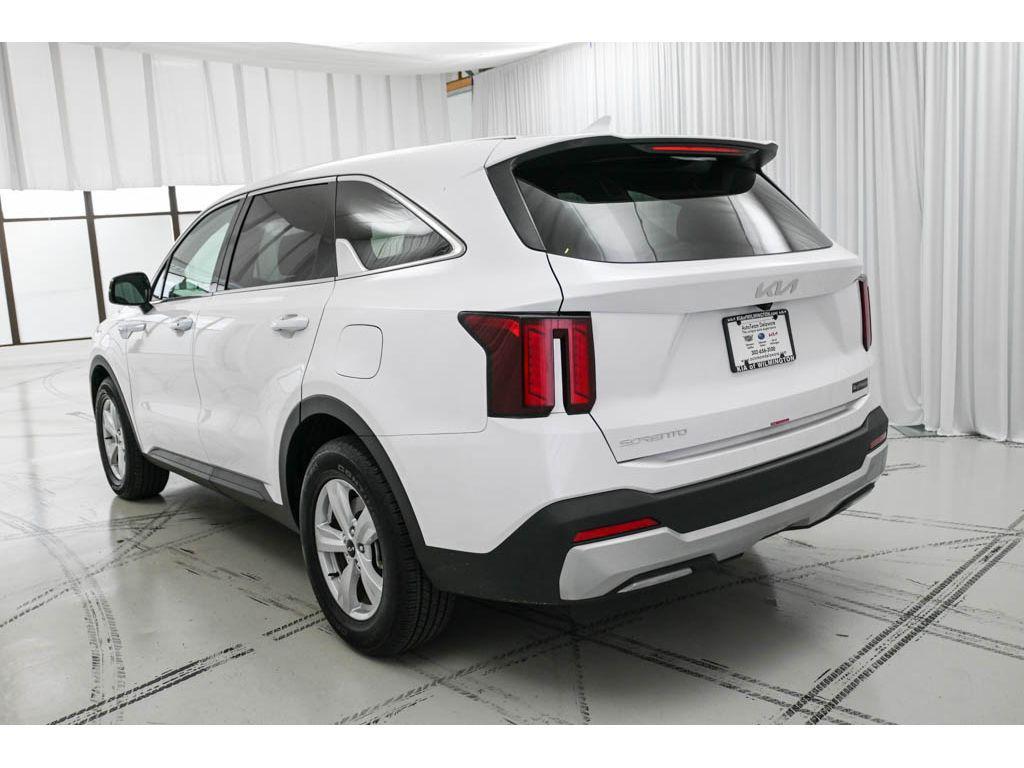 used 2025 Kia Sorento car, priced at $28,195