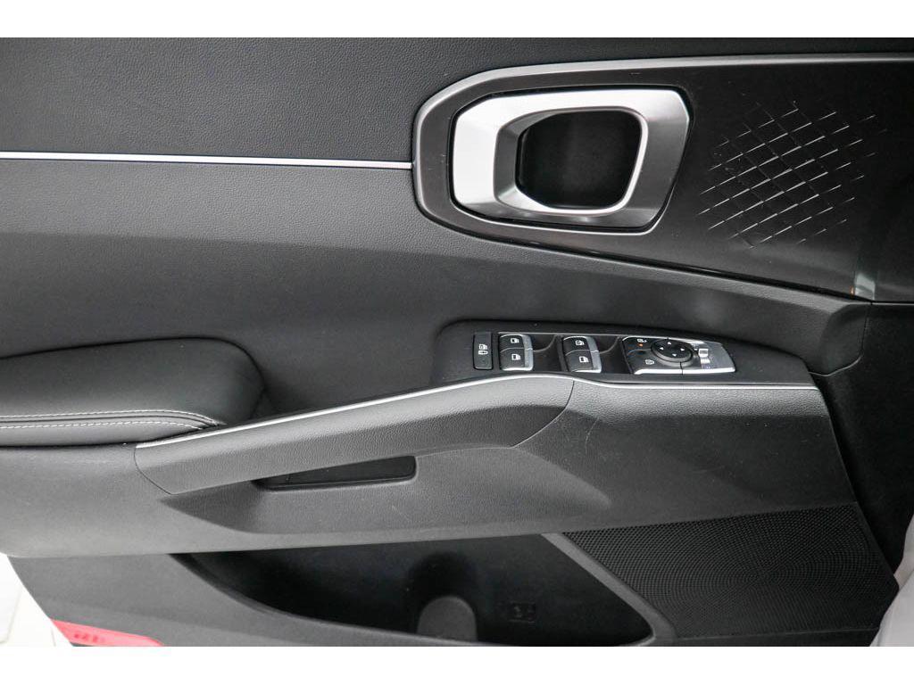 used 2025 Kia Sorento car, priced at $28,195