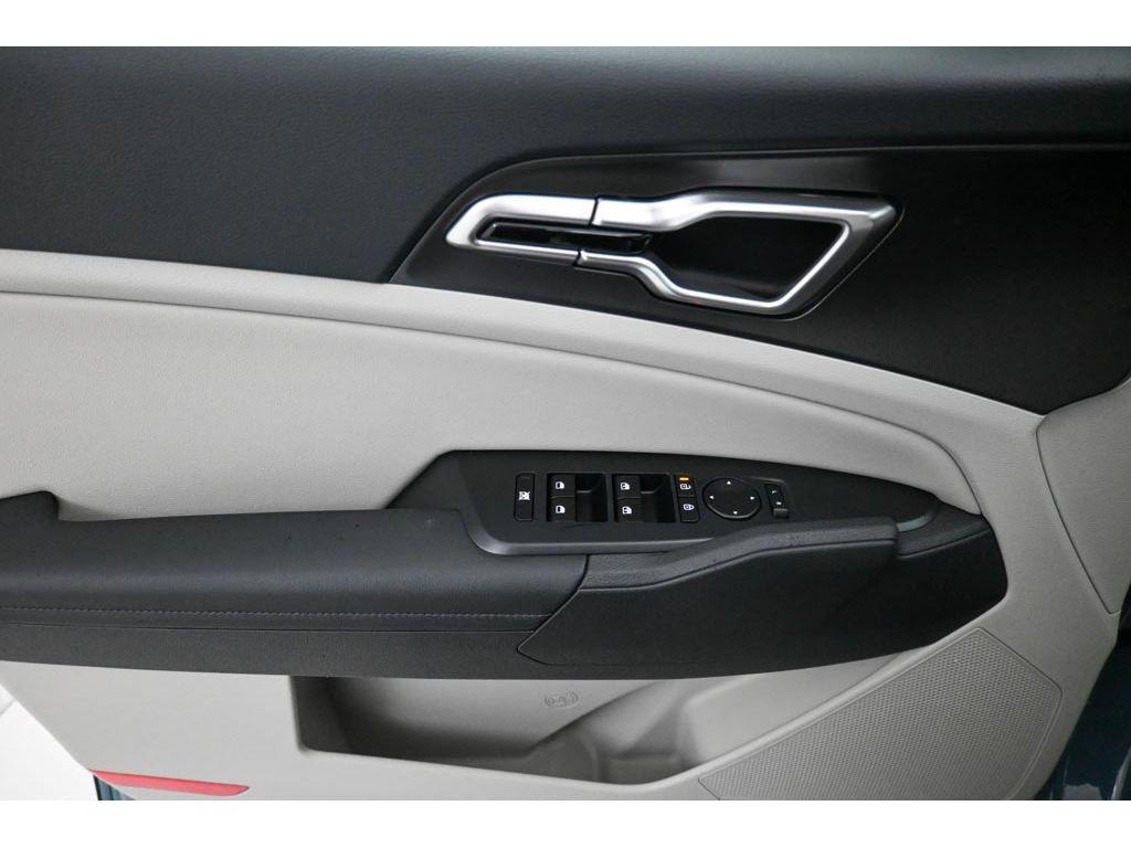 new 2026 Kia Sportage Hybrid car, priced at $35,610