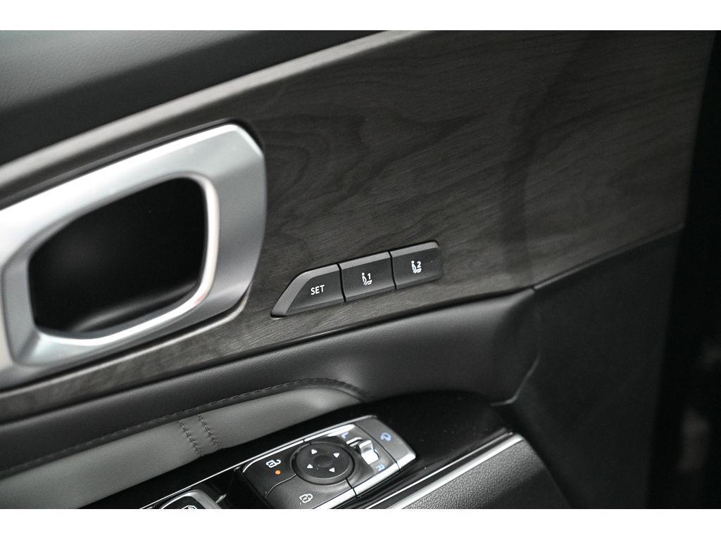 new 2025 Kia Sorento car, priced at $46,725