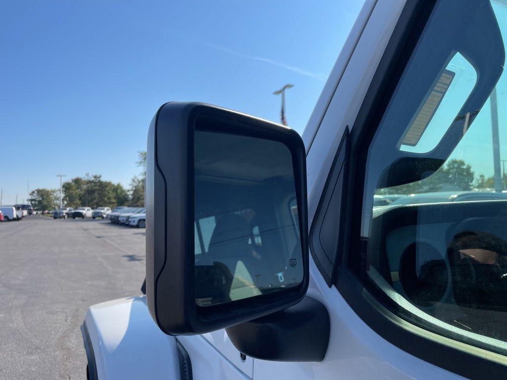 new 2025 Jeep Gladiator car, priced at $40,874