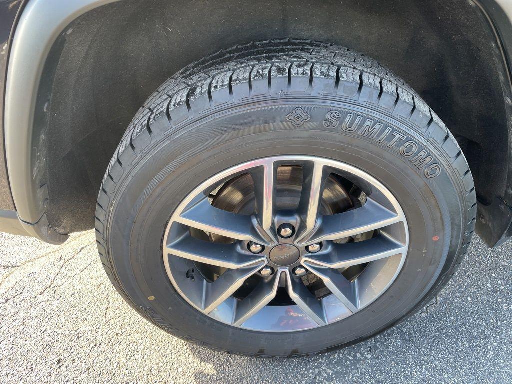 used 2020 Jeep Grand Cherokee car, priced at $14,498
