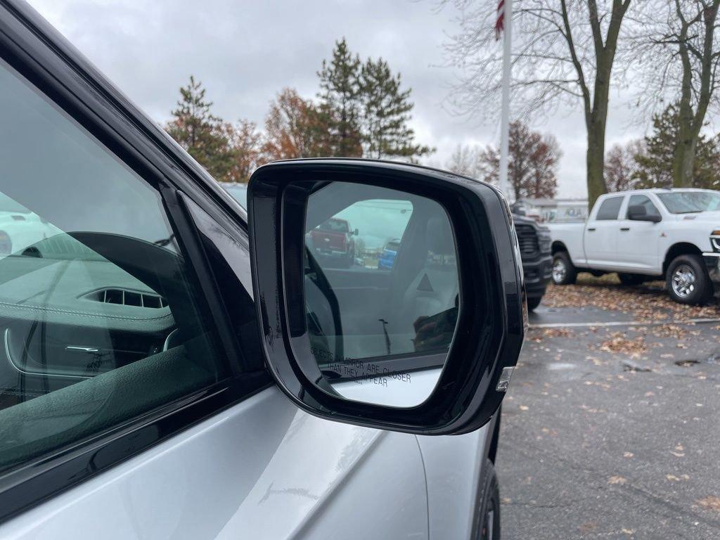 new 2025 Jeep Grand Cherokee car, priced at $39,112