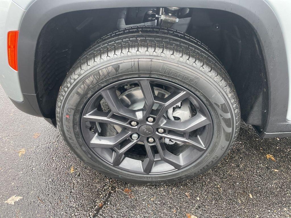 new 2025 Jeep Grand Cherokee car, priced at $39,112