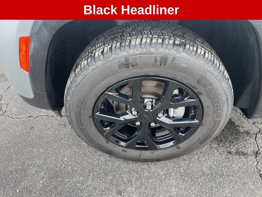 used 2024 Jeep Grand Cherokee car, priced at $32,336