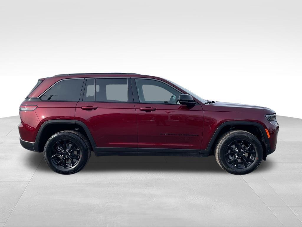 new 2026 Jeep Grand Cherokee car, priced at $47,762