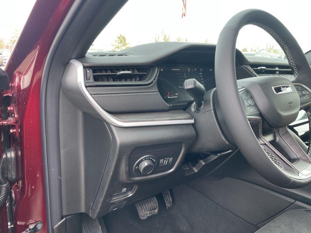 new 2026 Jeep Grand Cherokee car, priced at $47,762