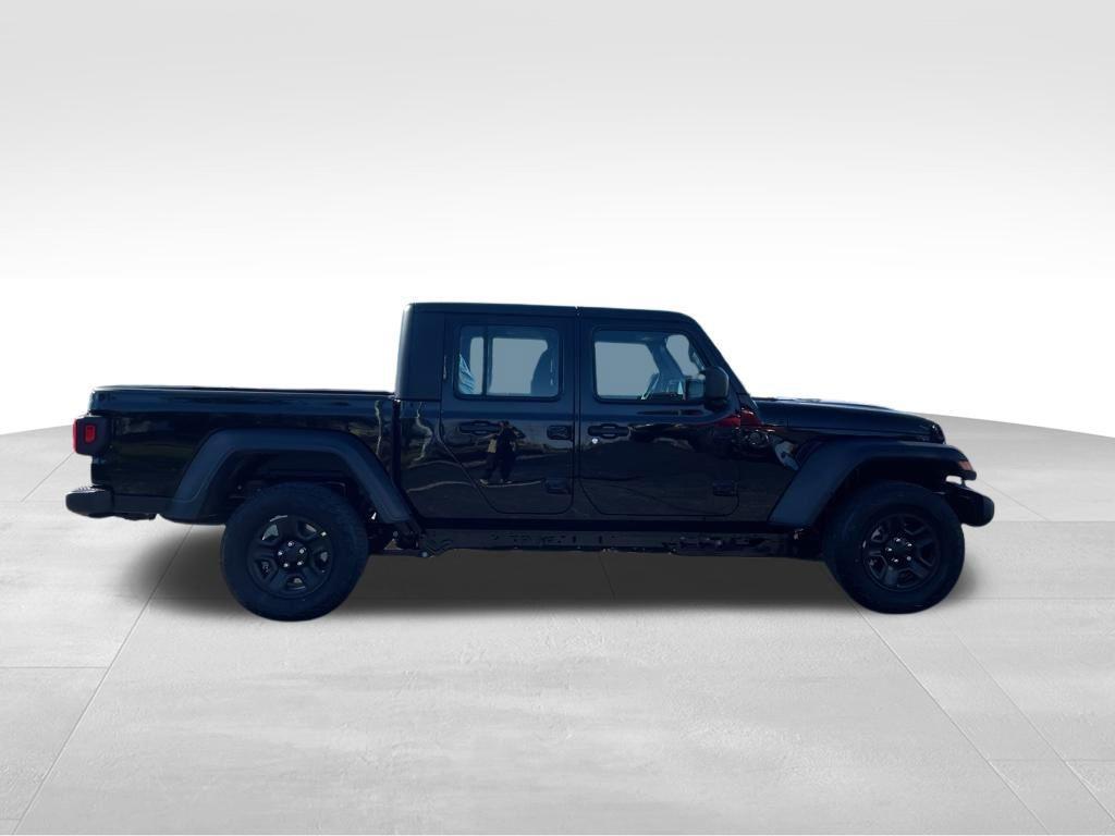 new 2026 Jeep Gladiator car, priced at $43,527