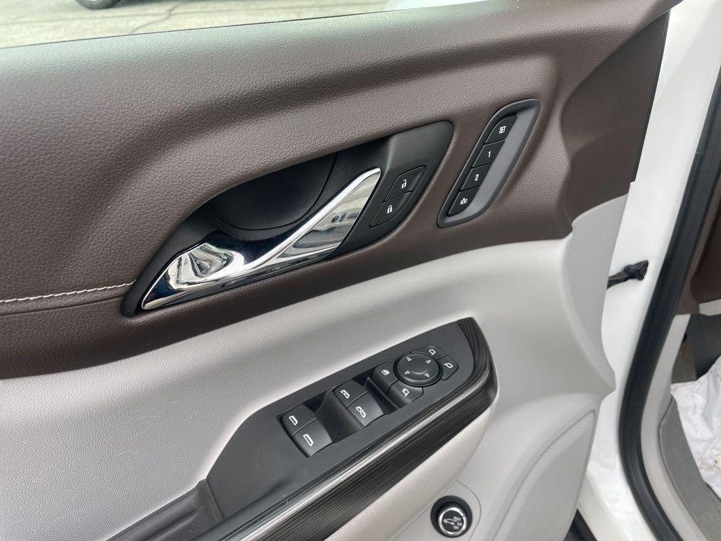 used 2023 GMC Acadia car, priced at $30,388