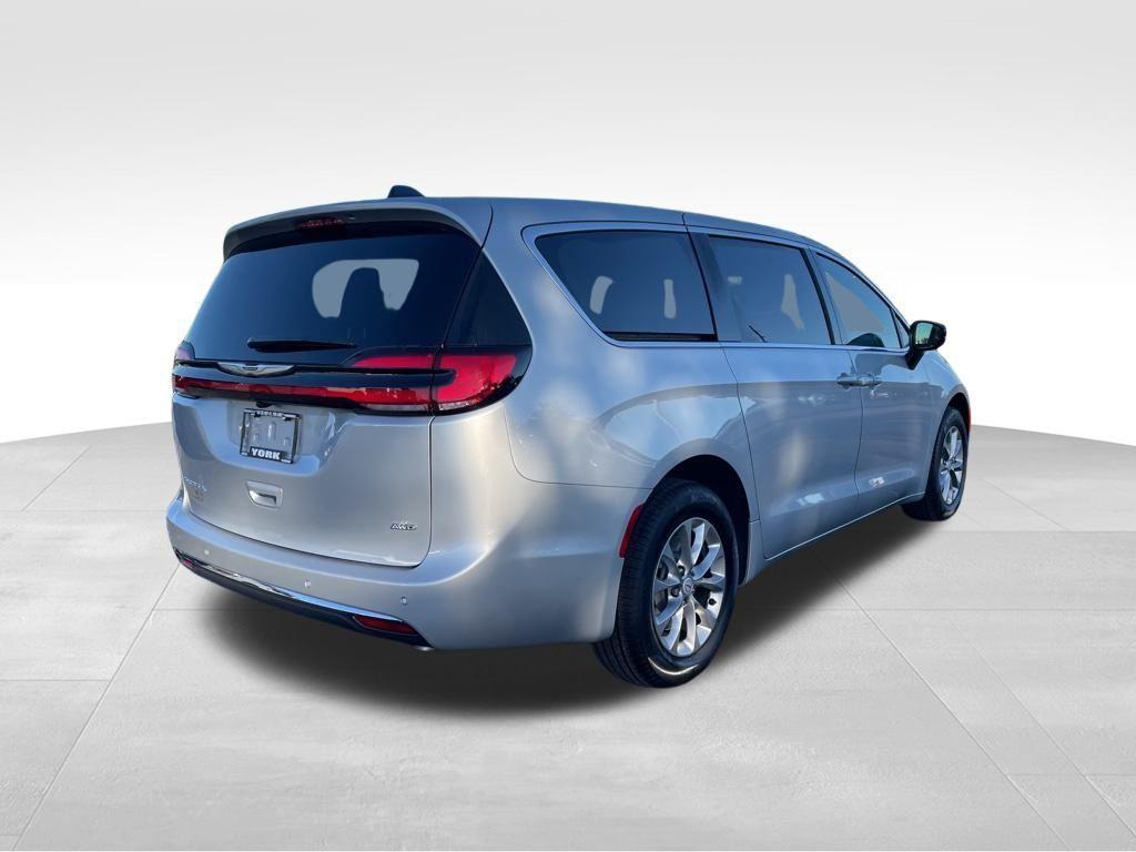 new 2026 Chrysler Pacifica car, priced at $47,376
