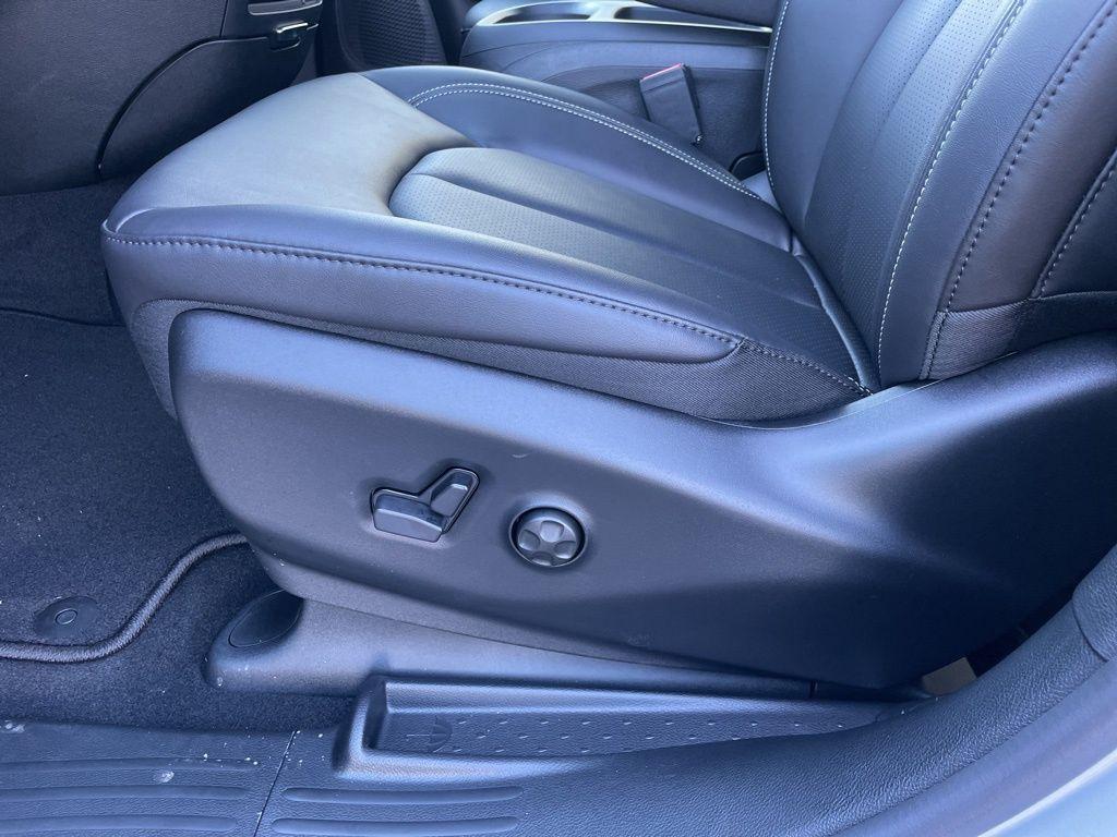 new 2026 Chrysler Pacifica car, priced at $47,376