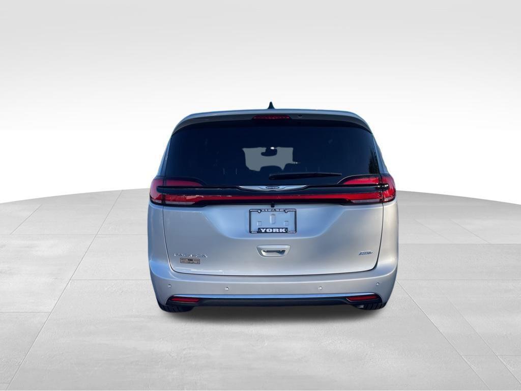 new 2026 Chrysler Pacifica car, priced at $47,376