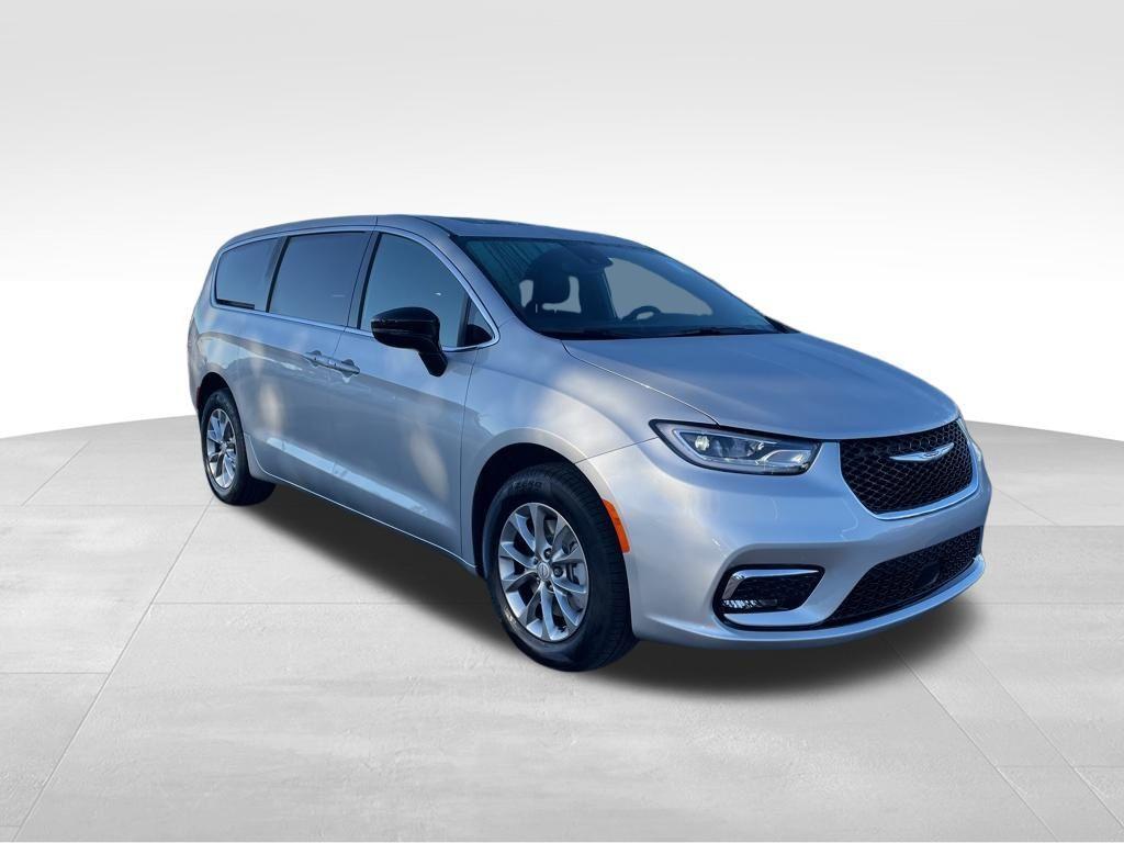 new 2026 Chrysler Pacifica car, priced at $47,376
