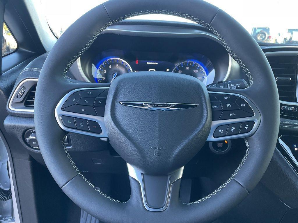 new 2026 Chrysler Pacifica car, priced at $47,376