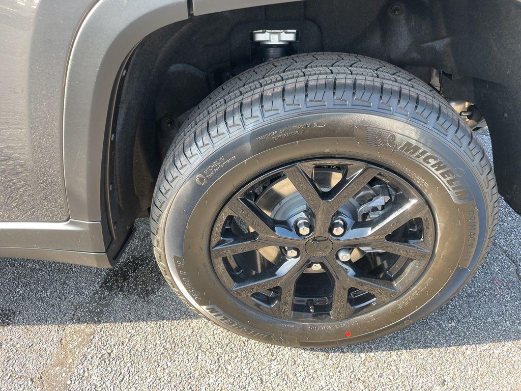 new 2025 Jeep Grand Cherokee car, priced at $40,459