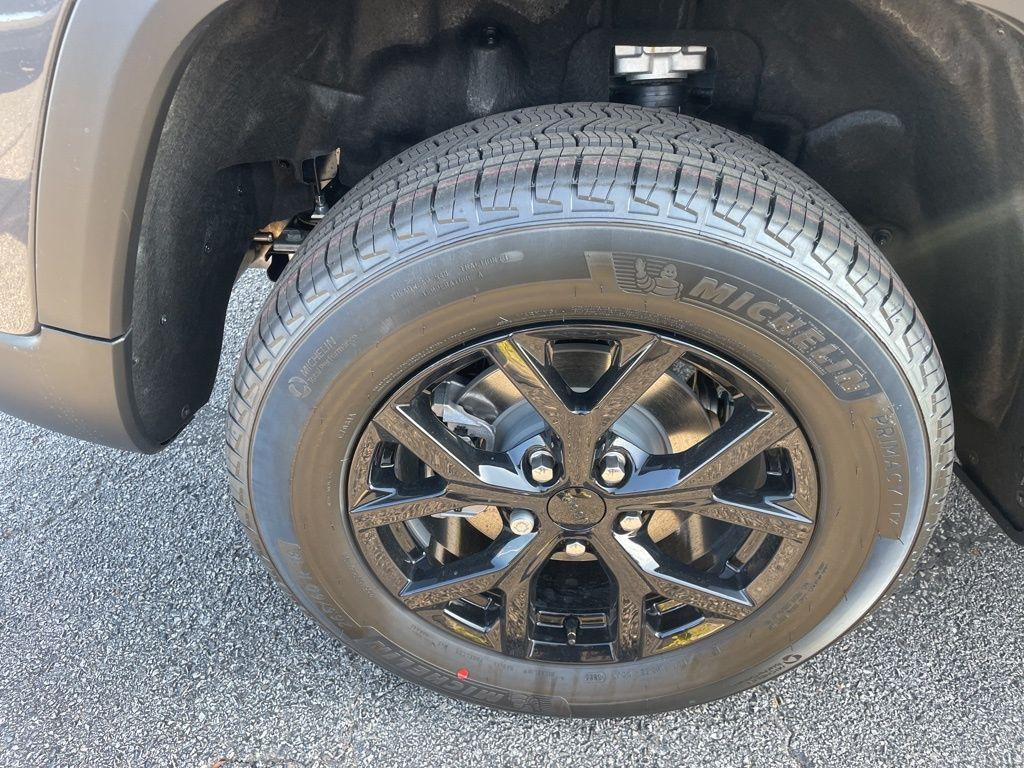 new 2025 Jeep Grand Cherokee car, priced at $40,459