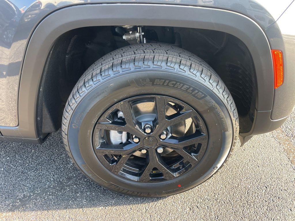 new 2025 Jeep Grand Cherokee car, priced at $40,459