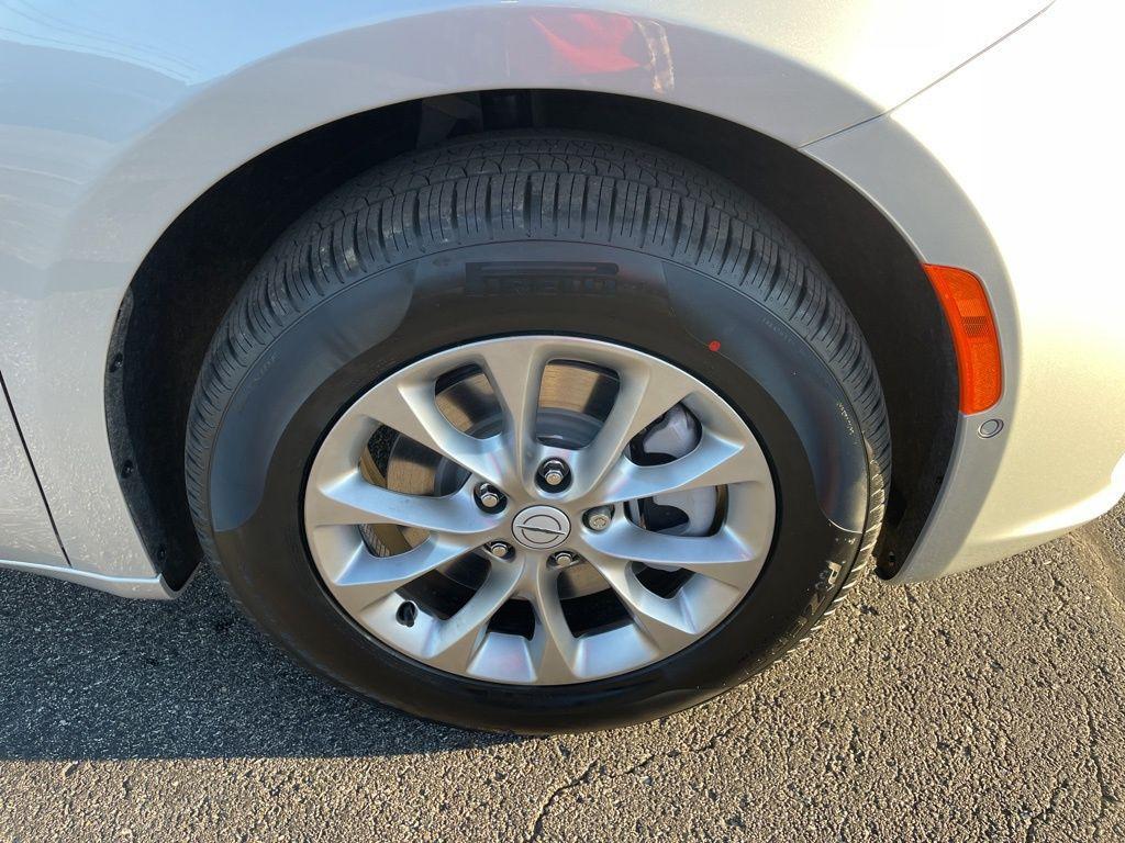 new 2026 Chrysler Pacifica car, priced at $52,785