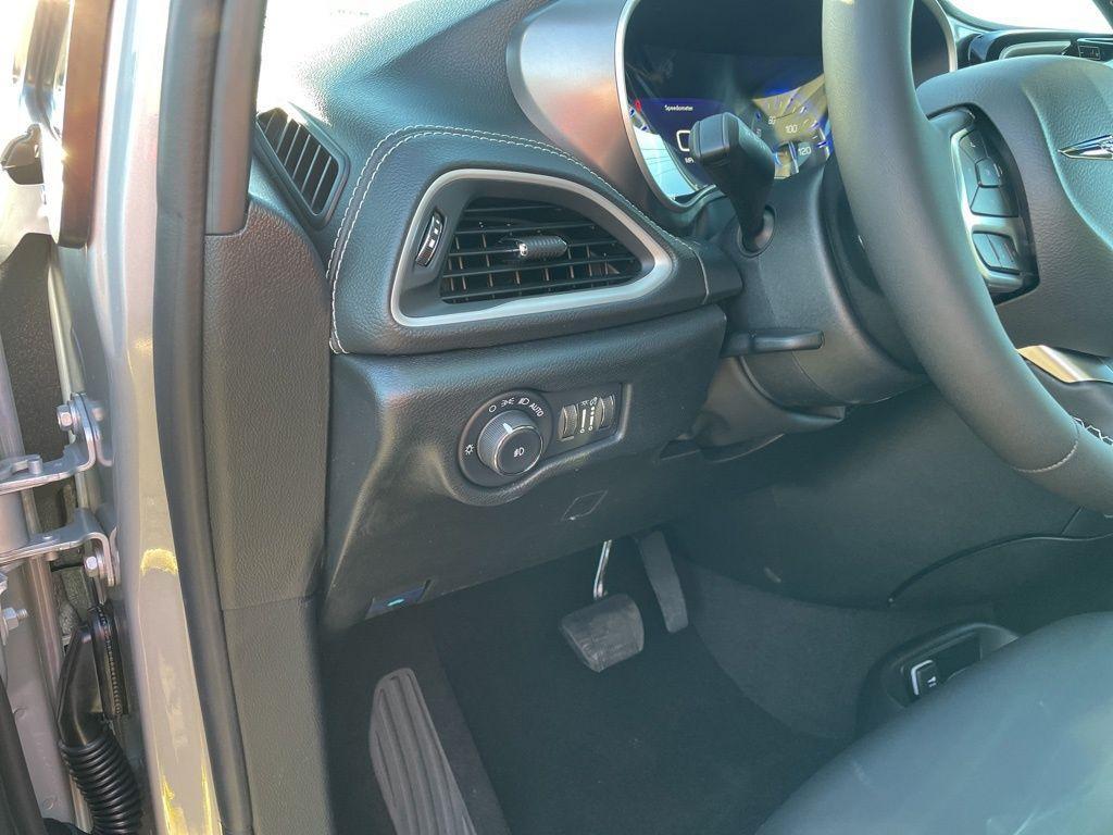 new 2026 Chrysler Pacifica car, priced at $52,785