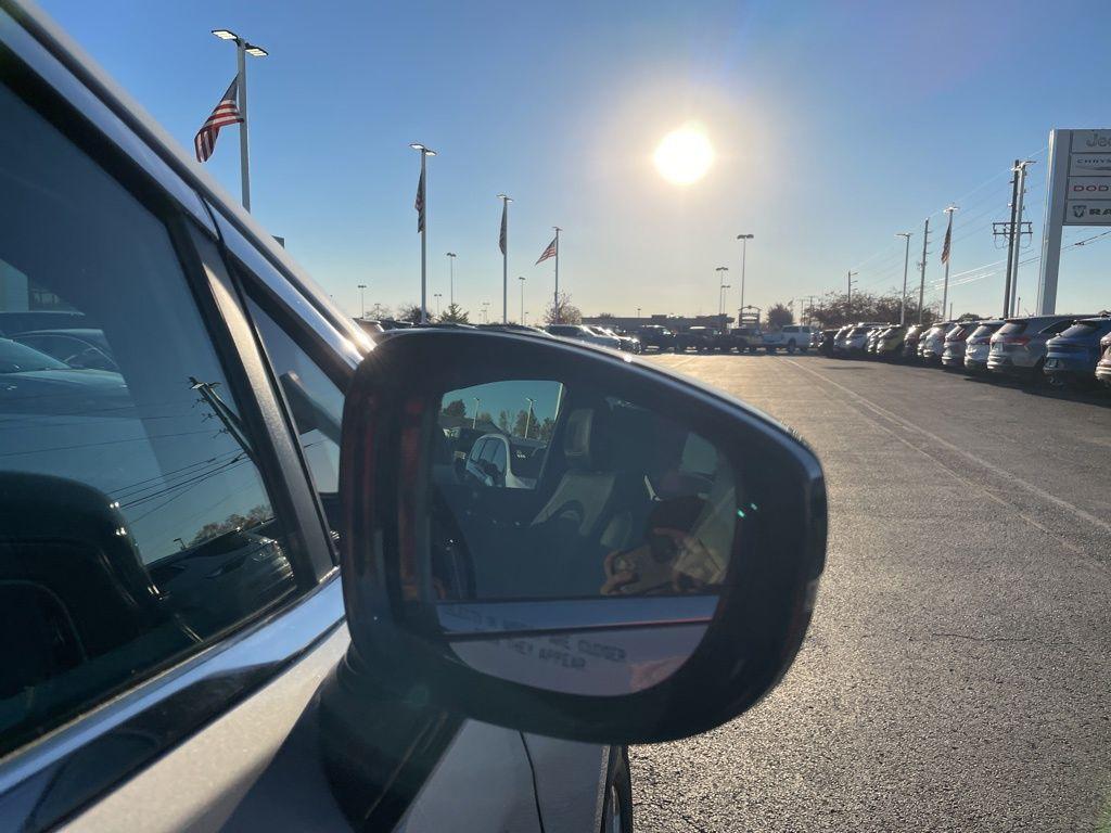 new 2026 Chrysler Pacifica car, priced at $52,785