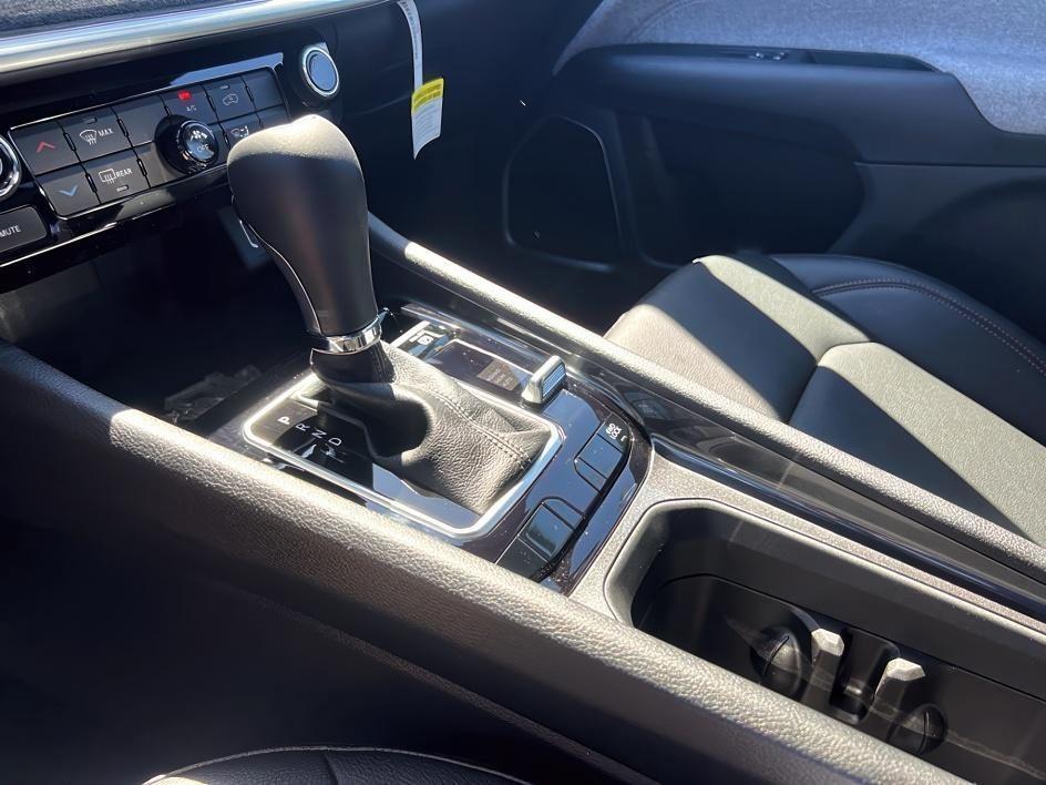 new 2024 Jeep Compass car, priced at $30,682