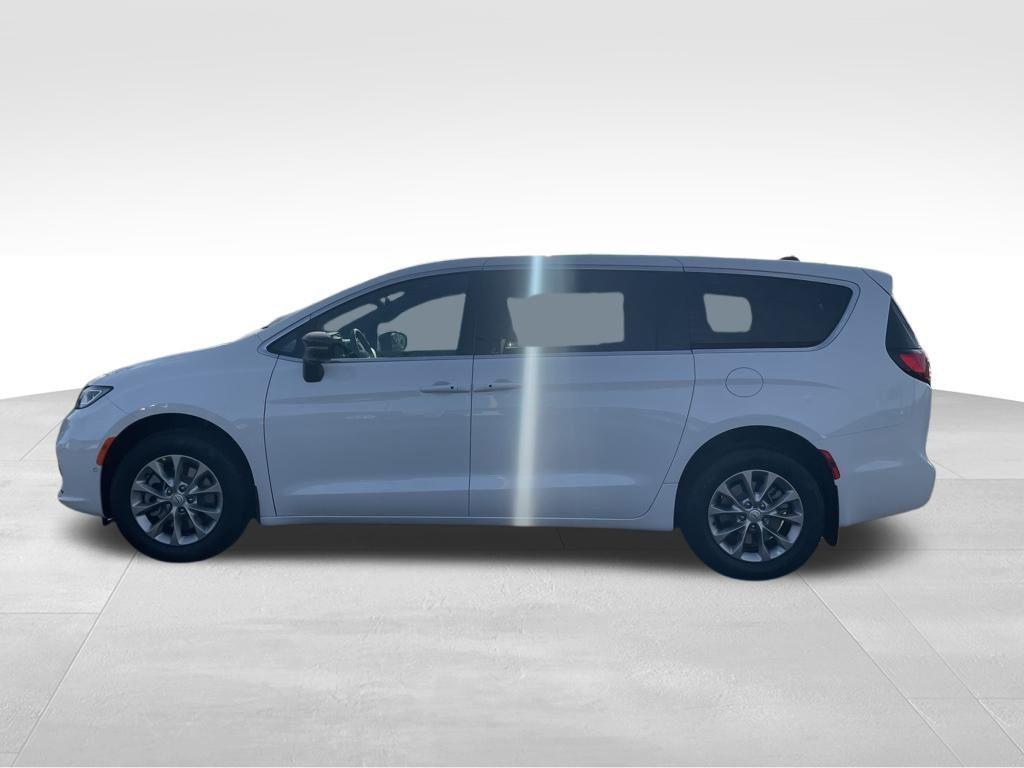 new 2026 Chrysler Pacifica car, priced at $48,997