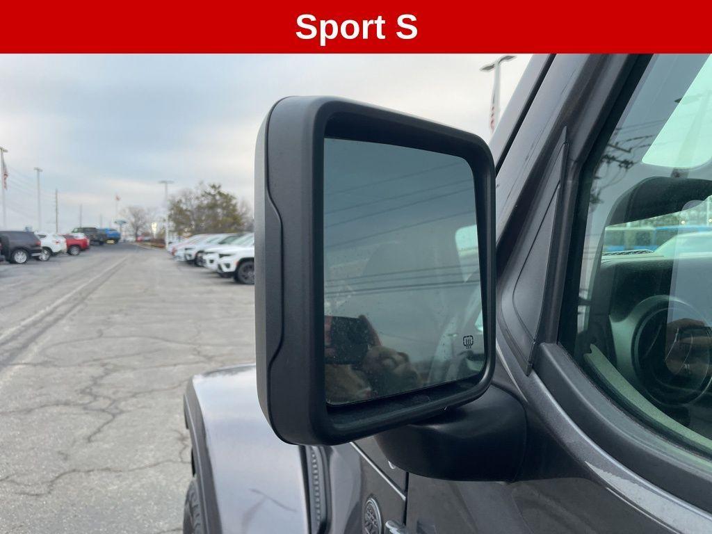 used 2022 Jeep Gladiator car, priced at $26,391