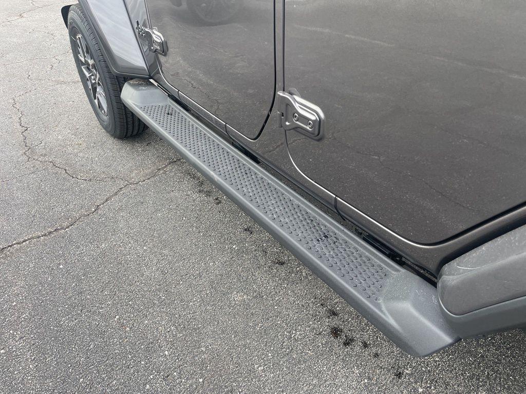 new 2026 Jeep Wrangler car, priced at $51,961