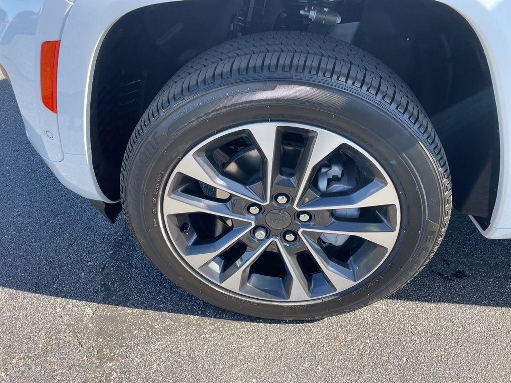 new 2025 Jeep Grand Cherokee car, priced at $55,016