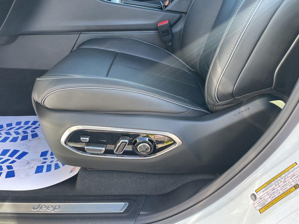 new 2025 Jeep Grand Cherokee car, priced at $55,016