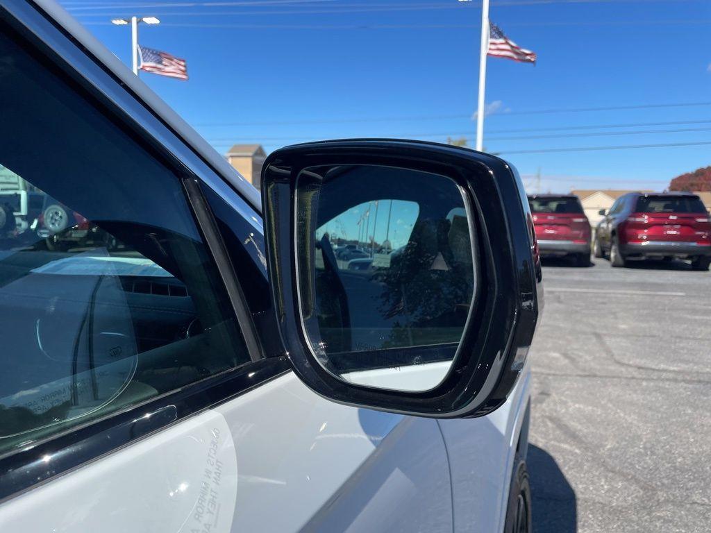 new 2025 Jeep Grand Cherokee car, priced at $55,016