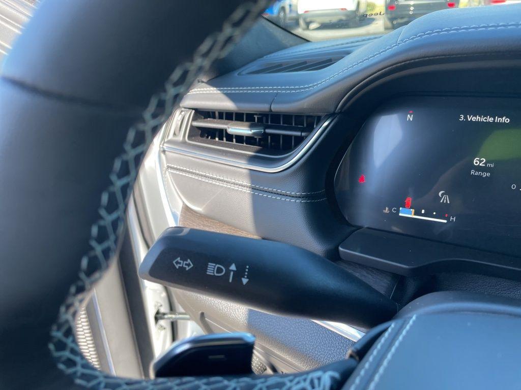 new 2025 Jeep Grand Cherokee car, priced at $55,016