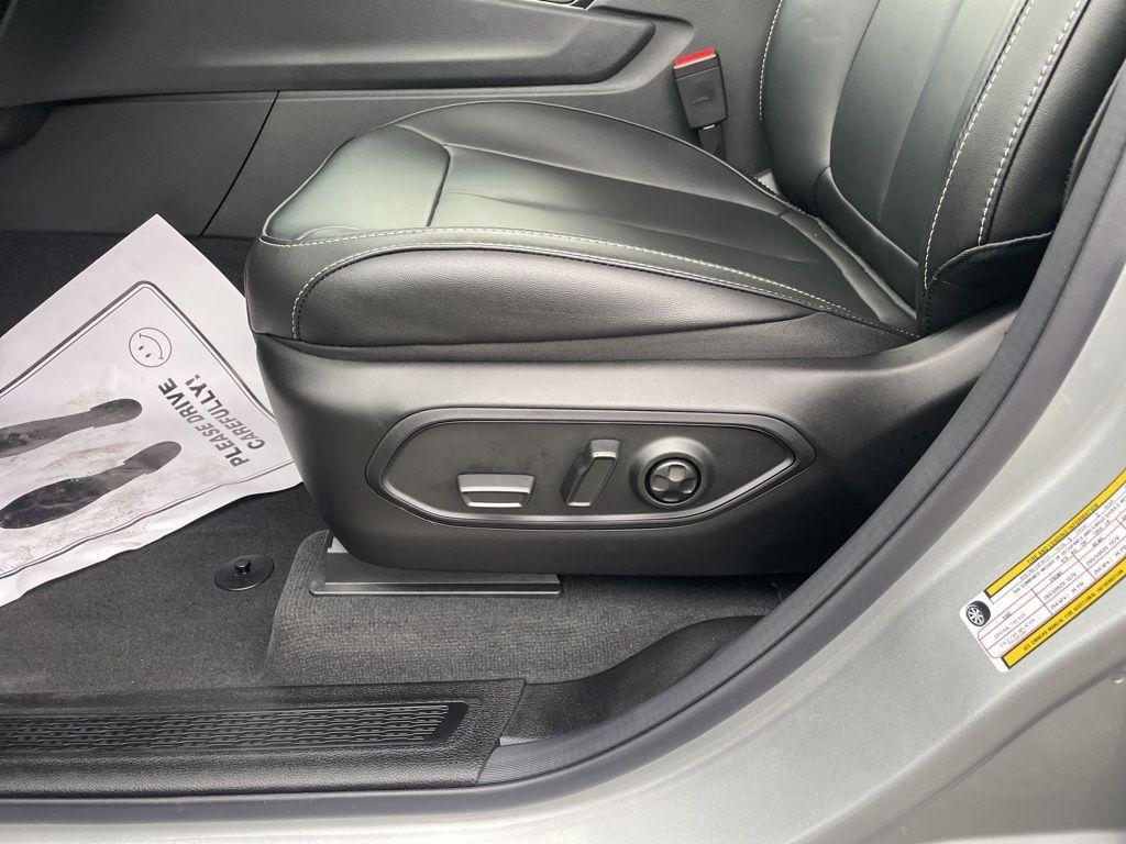 new 2025 Jeep Grand Cherokee car, priced at $49,233