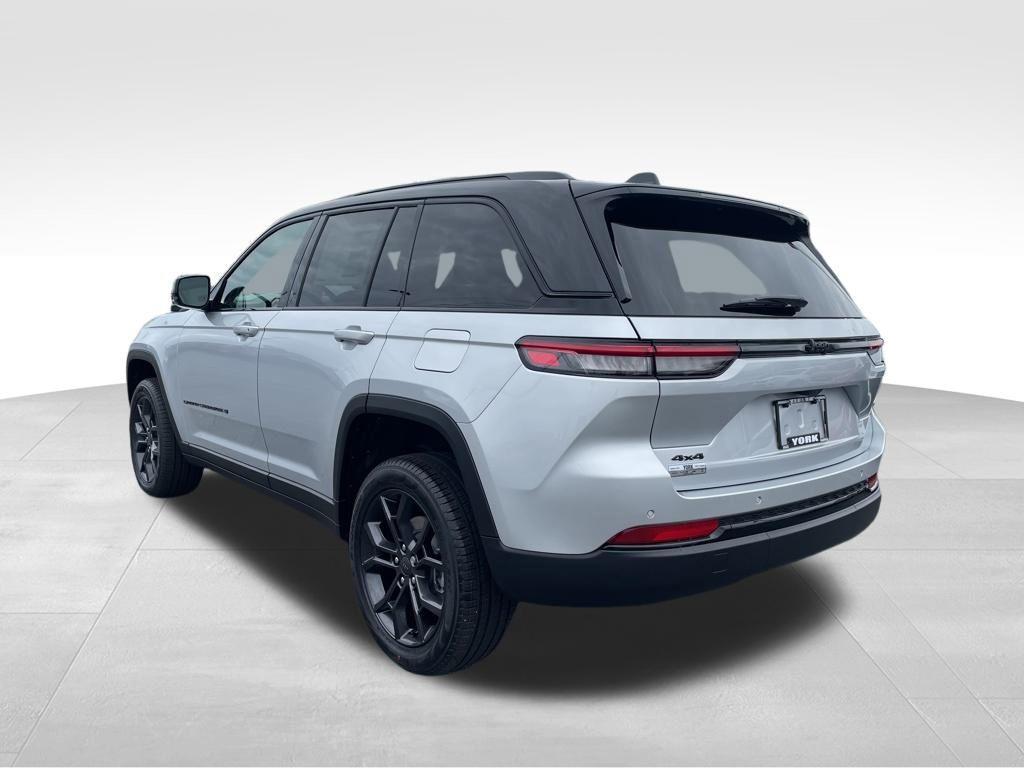 new 2025 Jeep Grand Cherokee car, priced at $49,233