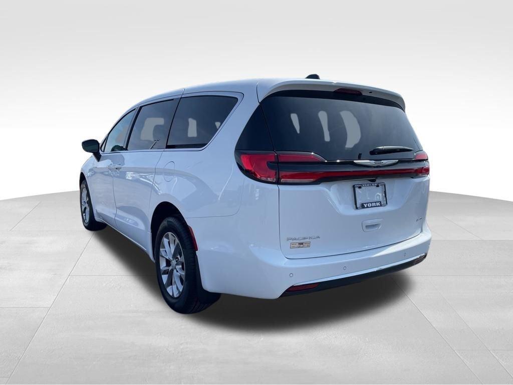 new 2026 Chrysler Pacifica car, priced at $48,616