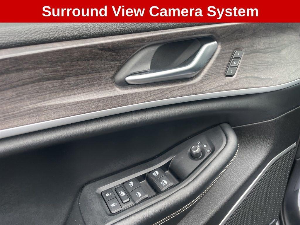 used 2023 Jeep Grand Cherokee car, priced at $28,998