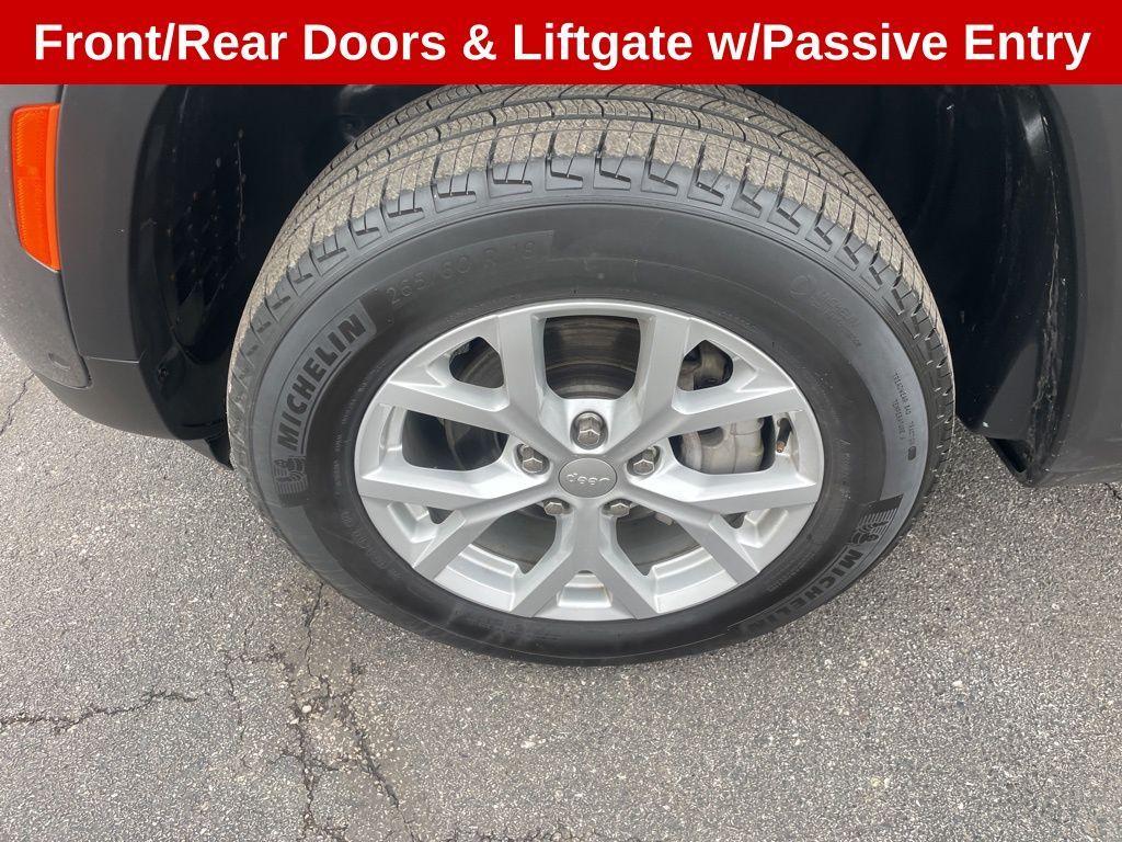 used 2023 Jeep Grand Cherokee car, priced at $28,998