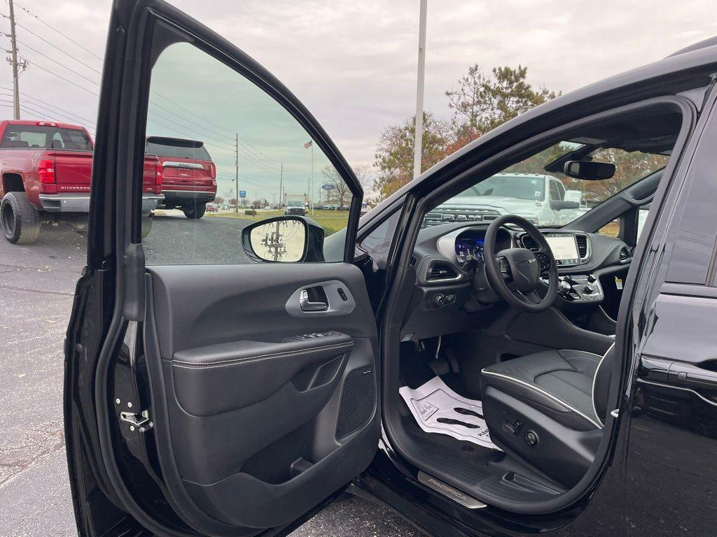 new 2026 Chrysler Pacifica car, priced at $57,500