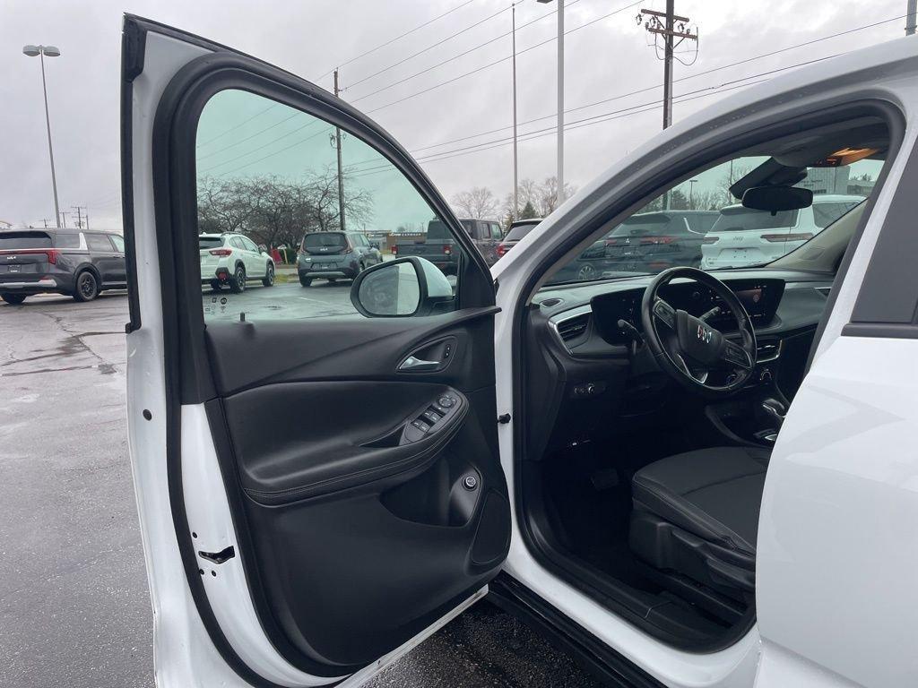 used 2025 Buick Encore GX car, priced at $22,974