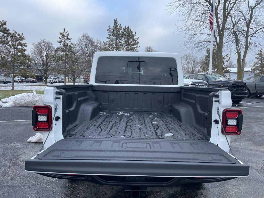 new 2026 Jeep Gladiator car, priced at $61,005