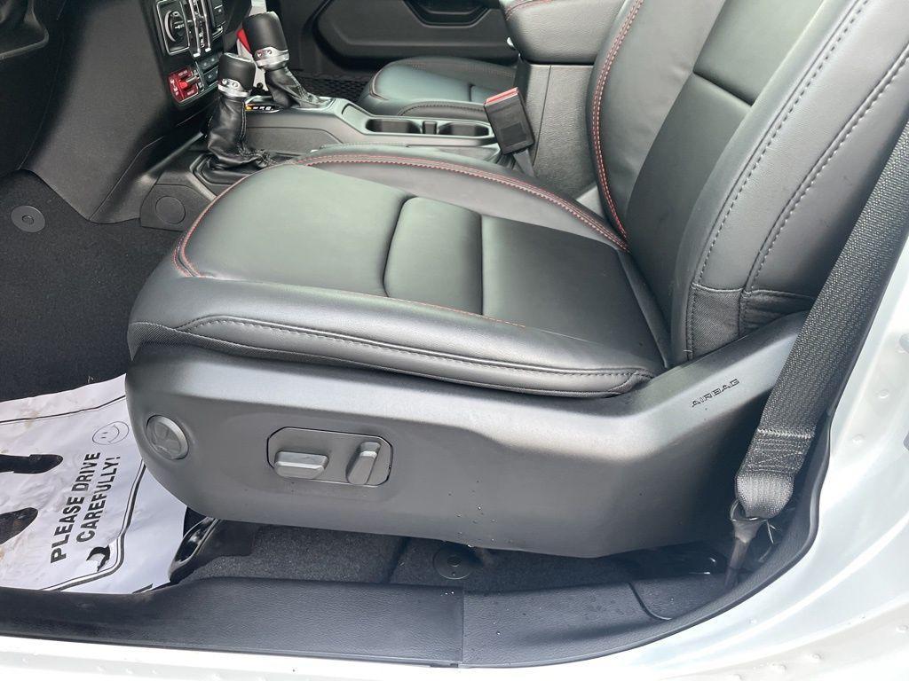 new 2026 Jeep Gladiator car, priced at $61,005