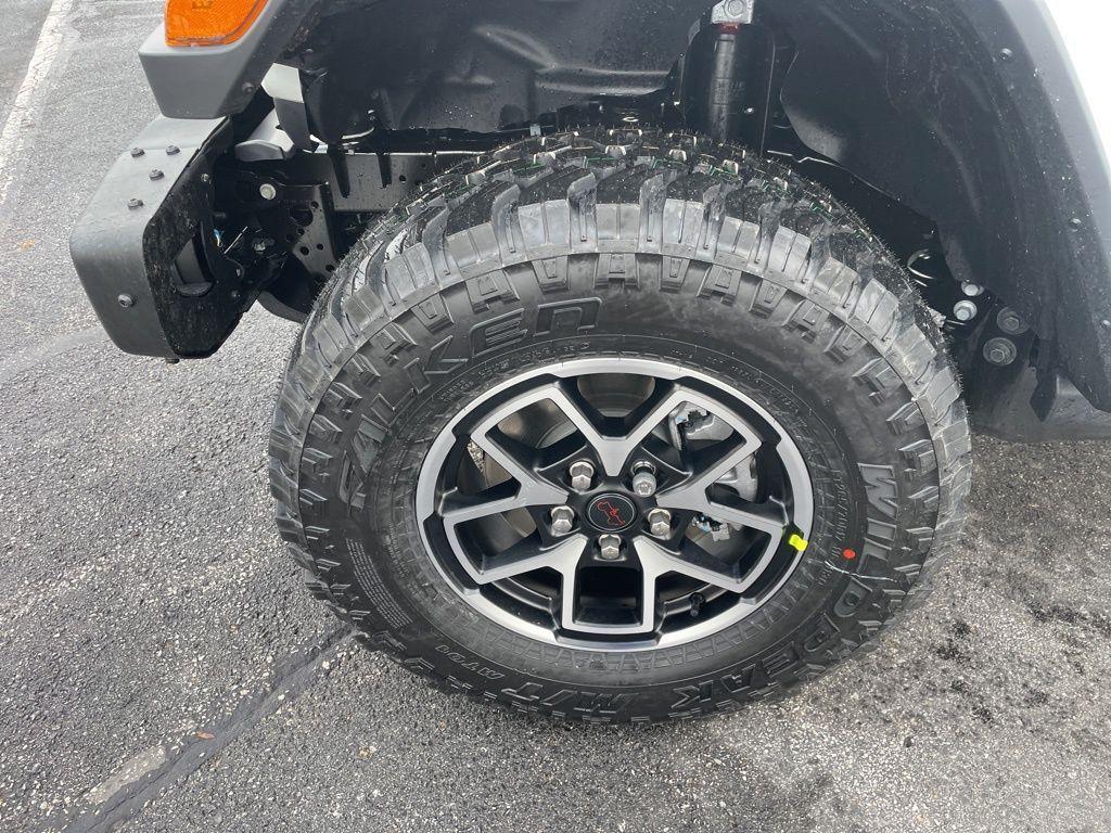 new 2026 Jeep Gladiator car, priced at $61,005