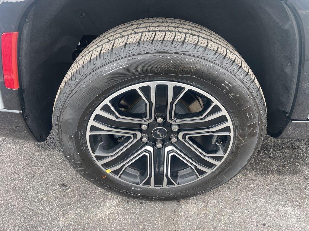 new 2026 Jeep Grand Wagoneer car, priced at $69,115